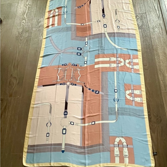 Elegant Multicolor Scarf with Belt Design 36/70 inch - Picture 4 of 11